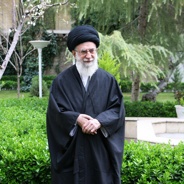 عکس امام خامنه‌ای (10)