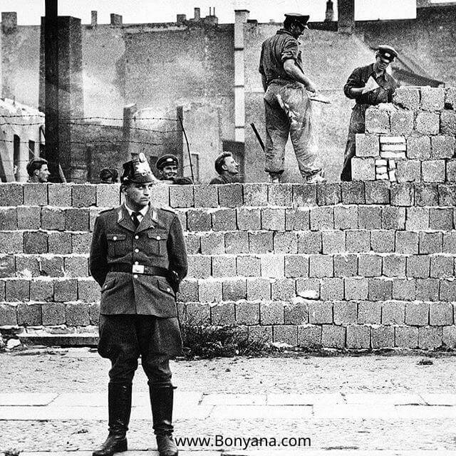 ساخت دیوار برلین