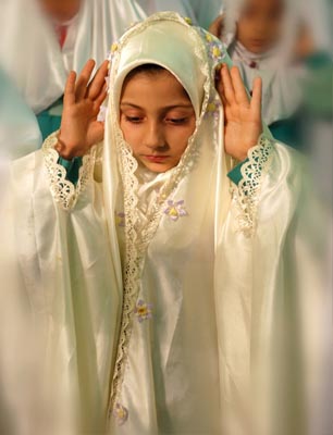 نماز اول وقت دخترونه