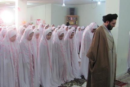 نماز در جشن تکیف دانش اموزان بندرعباسی